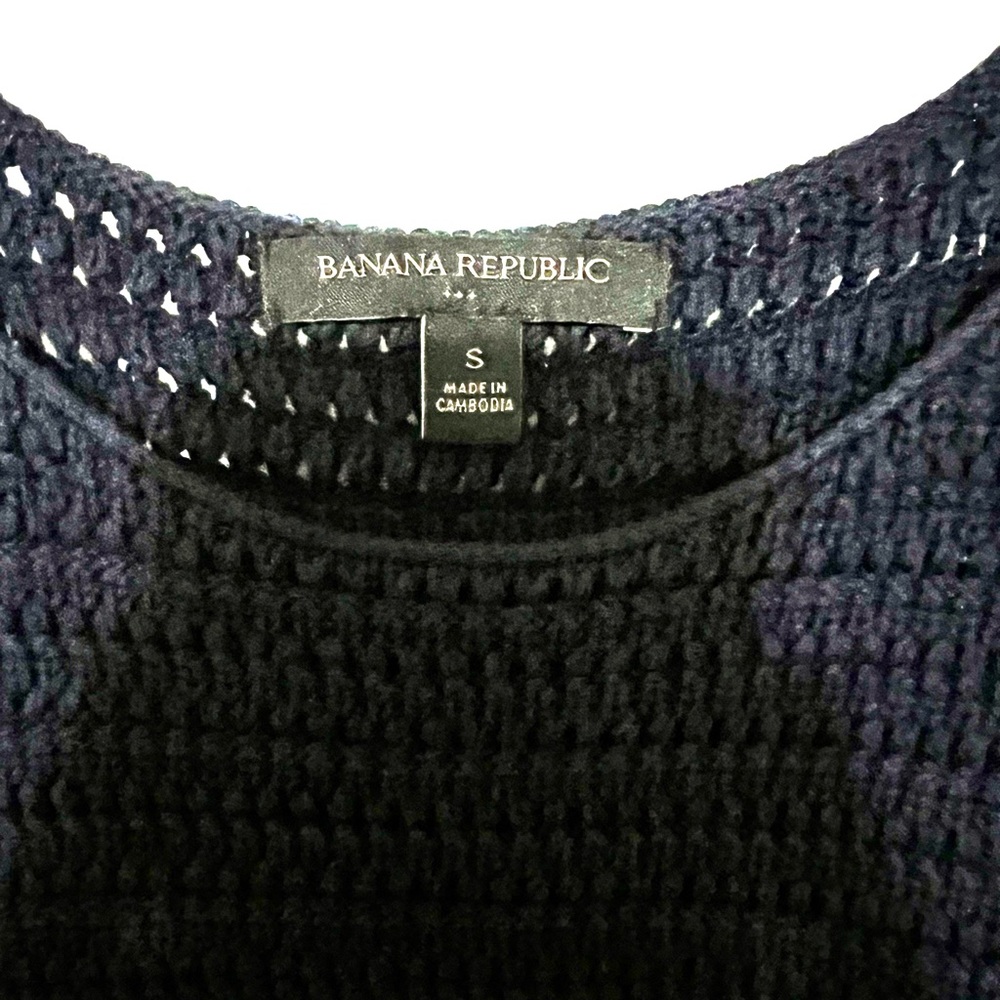 Banana Republic navy blue crochet dress. Size small.